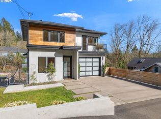 1402 SW 58th Ave, Portland, OR 97221