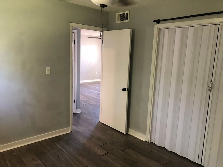 MP-Oak Tree Apartments — Photo 13