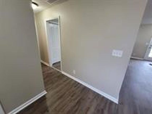 5th image of 206 Meriwood Dr