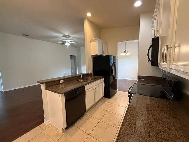 7622 Colbury Ave — Photo 10