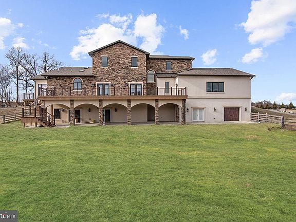 4th image of 10110 Easterday Ct
