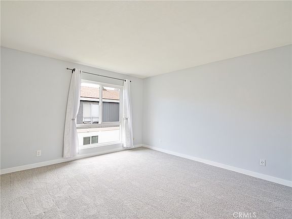 5th image of 2819 S Fairview St Unit F