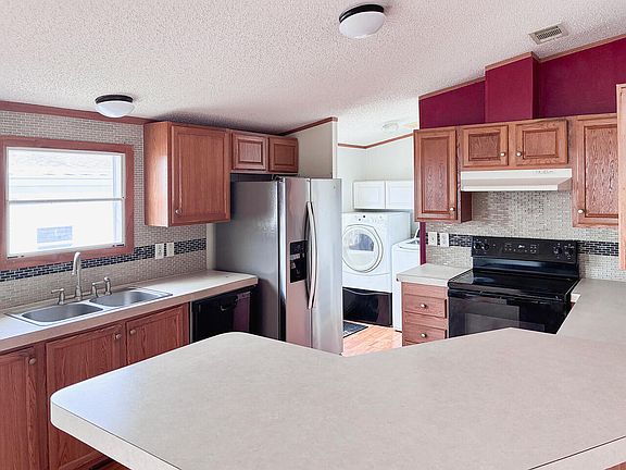 3rd image of 619 Royal Tern Drive