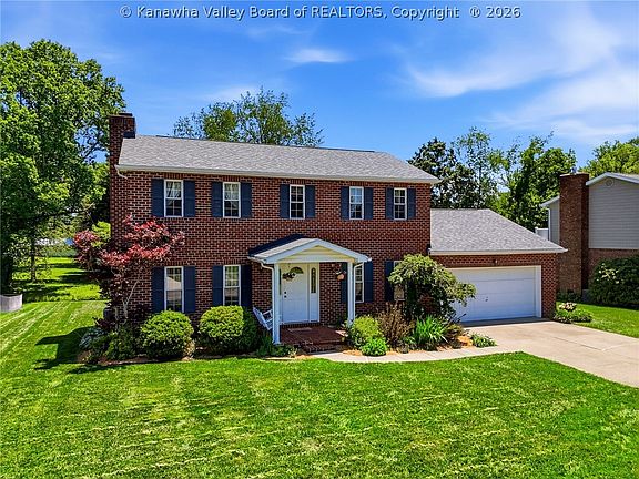 3rd image of 130 Moorefield Pl