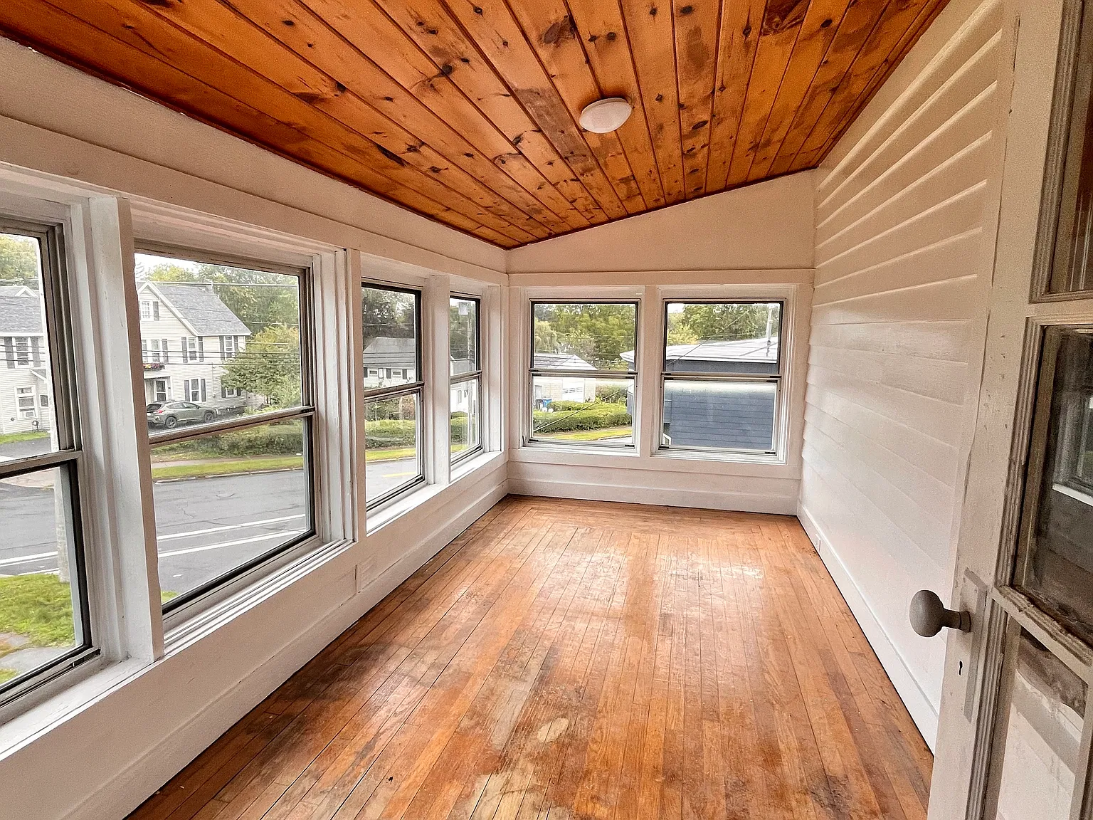 3 bed, 1155 sqft, $1,300 — Photo 4