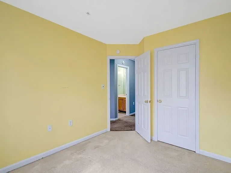 1121 Varney St SE — Photo 31