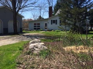 10525 Washington St, Chagrin Falls, OH 44023