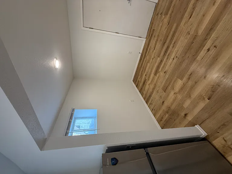 323 Seward Ave — Photo 6