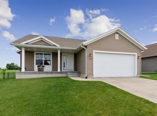 5502 Ruhd St SW, Cedar Rapids, IA 52404