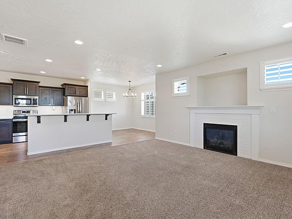 3rd image of 294 Wishkah Dr