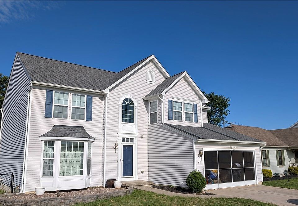 1st image of 62 Morris Cres