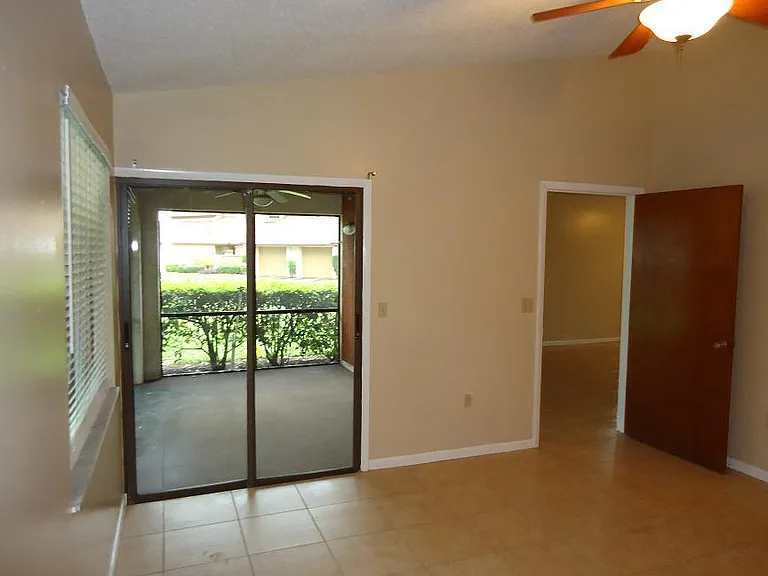 925 Fenton Ln #12 — Photo 6