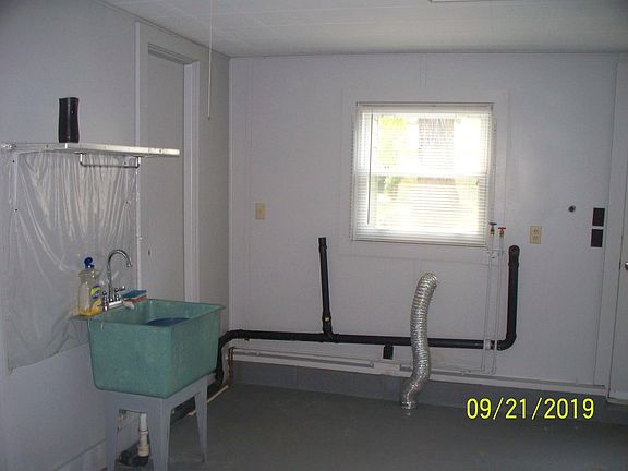 Utility Room Laundry area