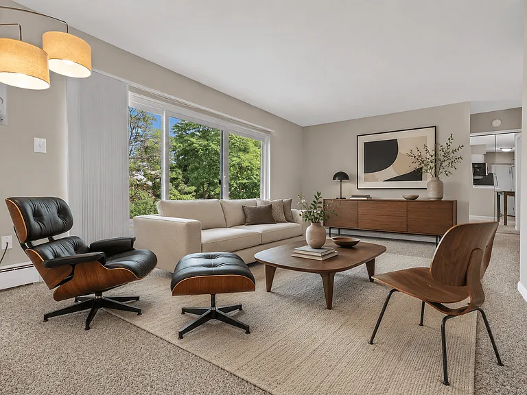 Apple Ridge Apartments - Livonia, MI — Photo 6