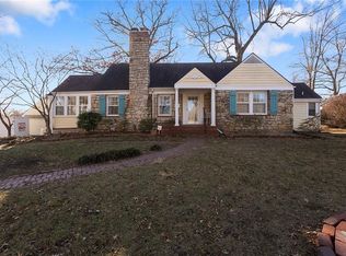 1954 S Lake Ter, Independence, MO 64055