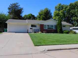 724 S Cleveland St, Grand Island, NE 68803