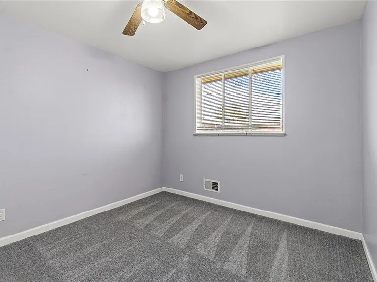 5136 Johnson St — Photo 11