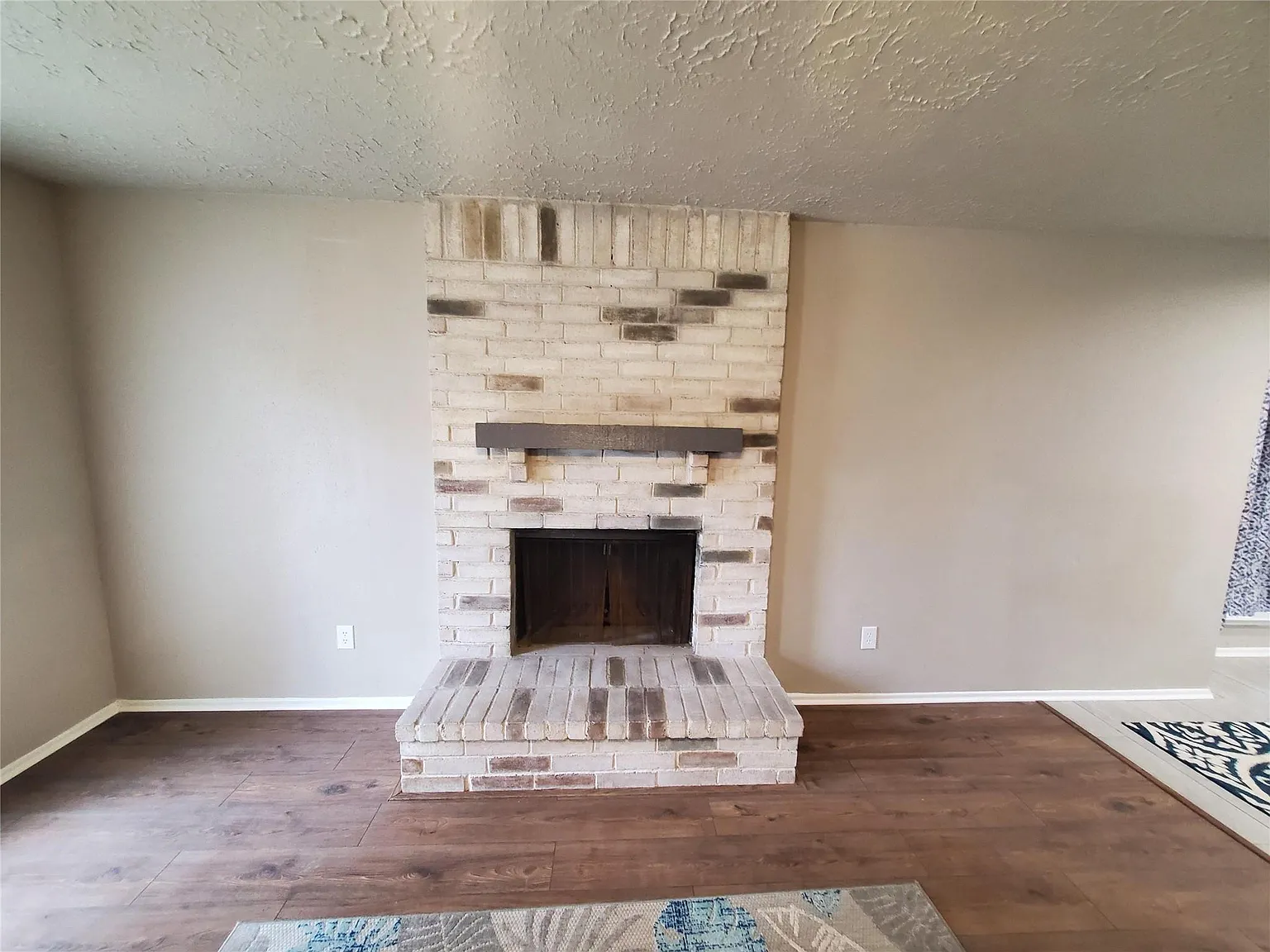 3 bed, 2.0 bath, 1360 sqft, $1,600 — Photo 4