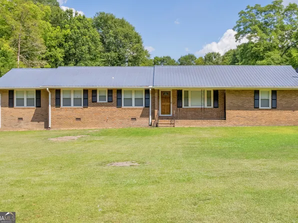 74 N Broad St, Bowman, GA 30624