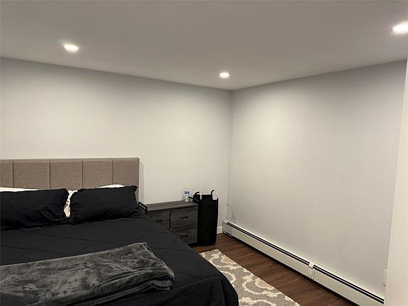 4th image of 617 Willow St