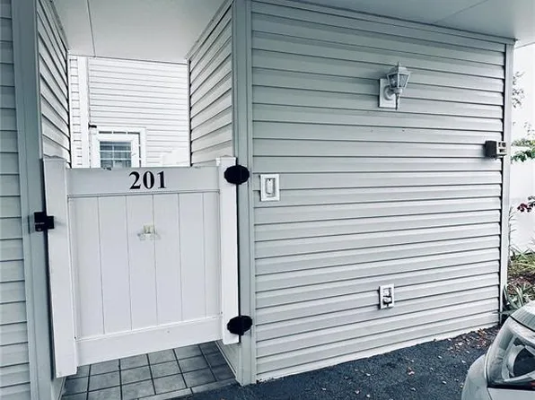 8350 Savannah Trace Cir APT 201, Tampa, FL 33615