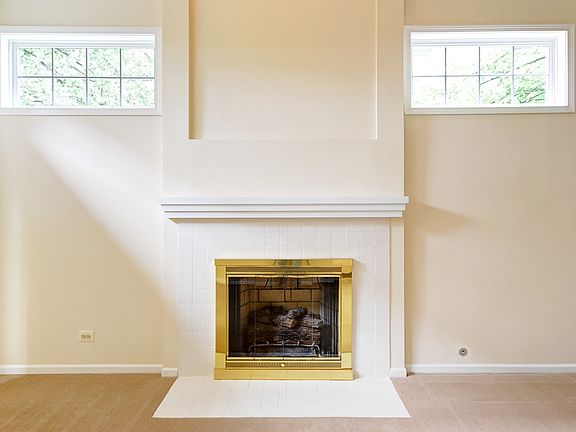 5th image of 2028 N Evergreen Ave #17