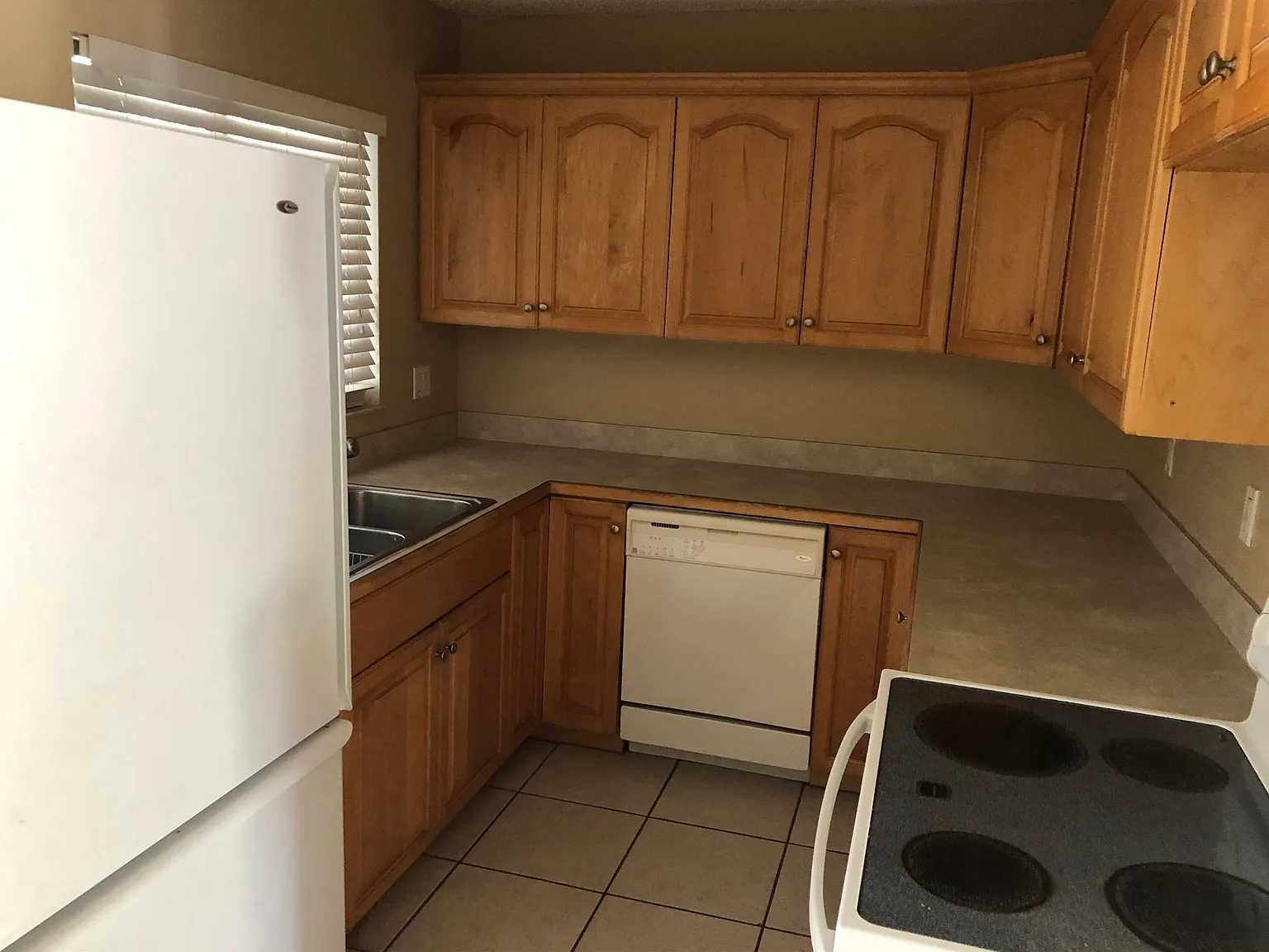 3 bed, 1300 sqft, $1,800 — Photo 4