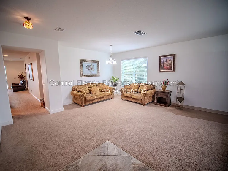 9861 Lenox St — Photo 2