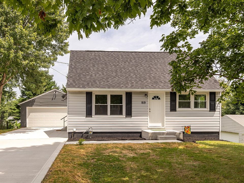 1st image of 819 Spring St