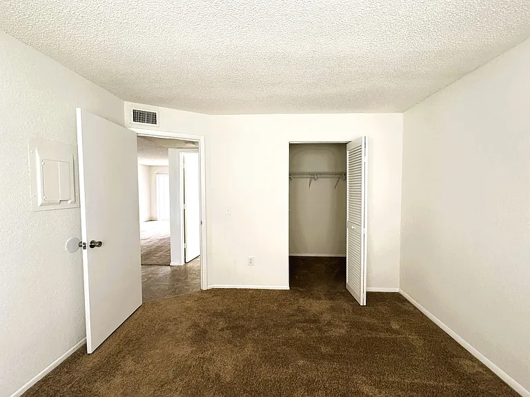 25100 Sandhill Blvd #M — Photo 8