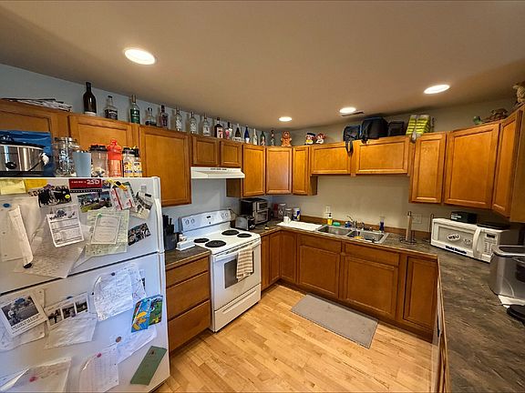 2nd image of 4817 Glenwood Dr APT 3