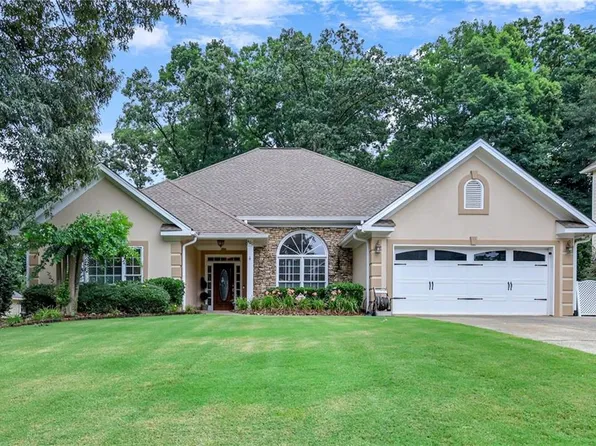 400 Chandler Ct, Sugar Hill, GA 30518