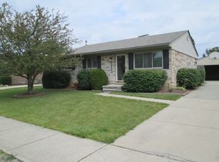 43950 Saltz Rd, Canton, MI 48187