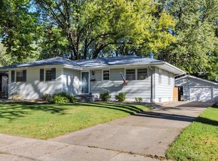 3305 Lindlavista Way, Des Moines, IA 50310