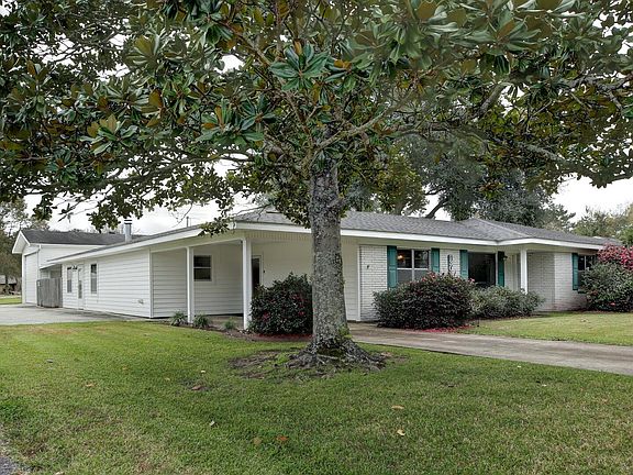 3rd image of 130 Willis Dr