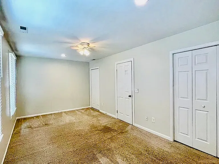 319 Riverwalk Cir — Photo 7