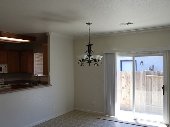 4th image of 1214 N Woods Dr