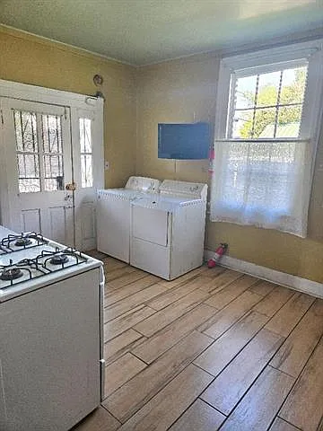 739 Austerlitz St #A — Photo 9