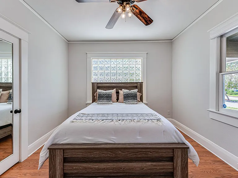2512 W Palm Dr — Photo 28