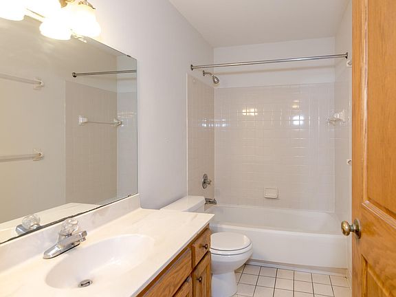 5th image of 614 Portland Ave APT 104