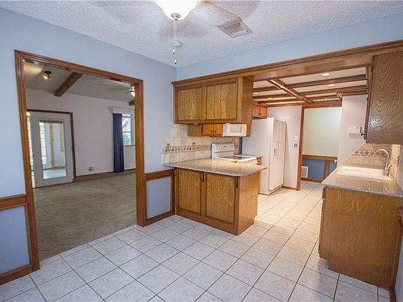 5th image of 504 N Morgan Dr