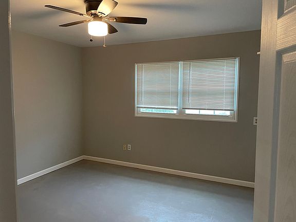 4th image of 125 Julia Dr