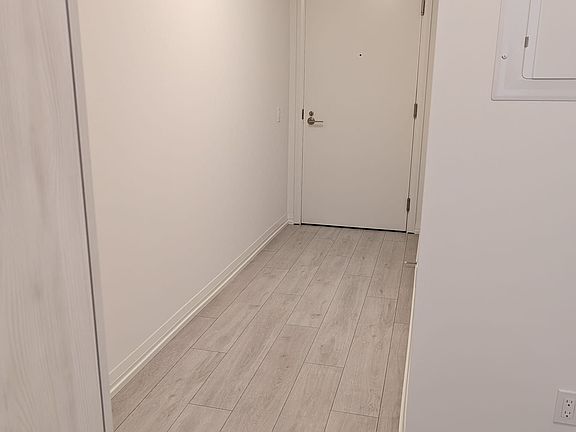 4th image of 400 King St W #2301