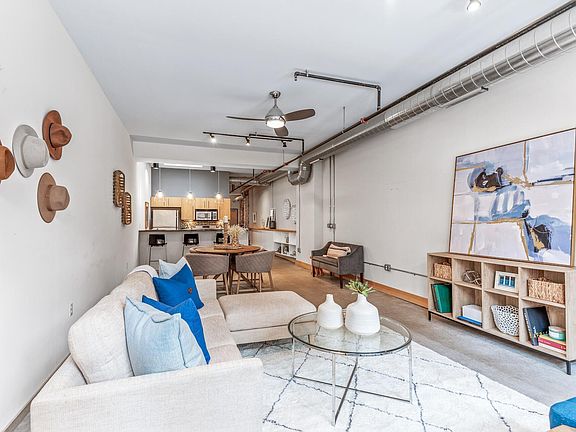 5th image of 406 Wacouta St Unit 218