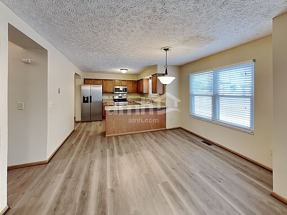 4th image of 254 Oxford Dr SW