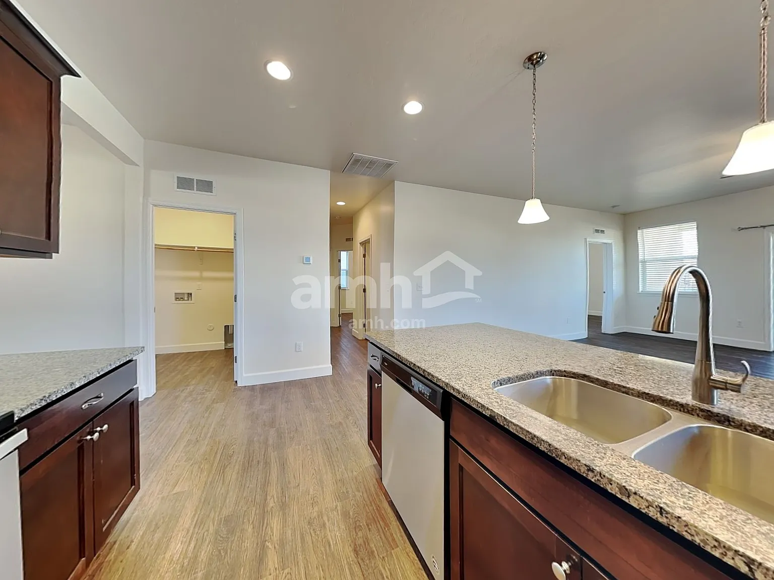 3 bed, 2.0 bath, 1610 sqft, $2,695 — Photo 4