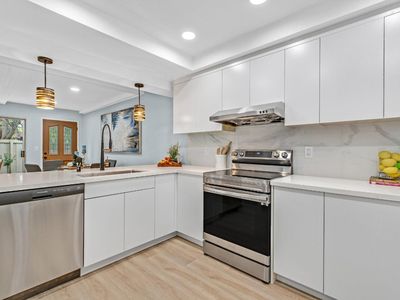 777 Hollenbeck Ave #L11, Sunnyvale, CA, 94087
