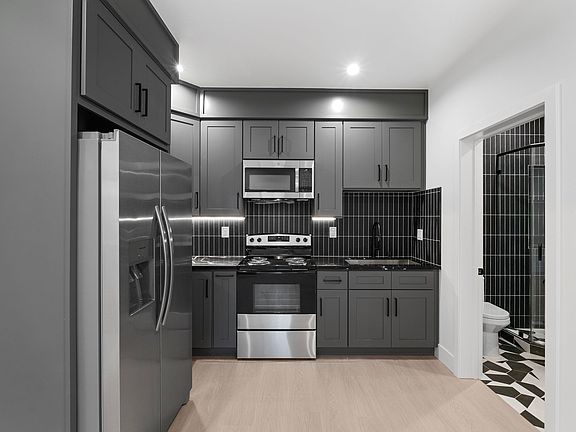 3rd image of 5852 Colfax Ave #5852