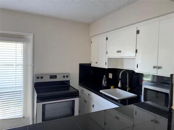 816 NE 10th St Unit 1, Hallandale, FL 33009