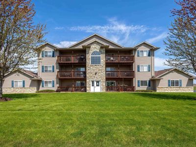 213 E Price St UNIT 304, Eldridge, IA, 52748
